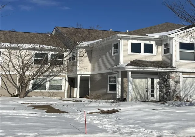 Photo 3 of Condo for sale at 715 Creekstone Ln, Chelsea, MI 48118 | MLS# 70501455 | Listing updated on 2026-02-24