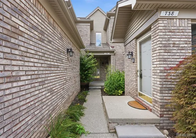 Photo 2 of Condo for sale at 734 S Milford Rd, Milford, MI 48381 2798 | MLS# 61024965 | Listing updated on 2026-09-13