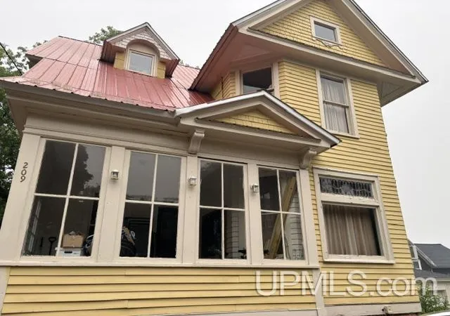 Photo 3 of Single family home for sale at 209 Montezuma Ave, Hancock, MI 49930 | MLS# 50215726 | Listing updated on 2026-08-11