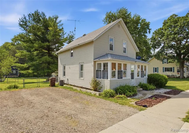 3rd image of 223 N Main St, Webberville, MI 48892 | MLS# 61007866