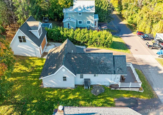 Photo 3 of Single family home for sale at 711 Calverley Ave, Houghton, MI 49931 | MLS# 50210623 | Listing updated on 2026-09-15