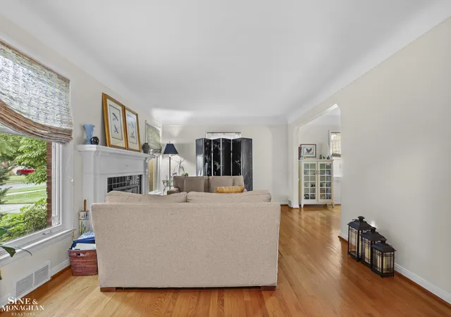 Homes for sale in Grosse Pointe Park, MI | 1024 Somerset Ave, Grosse Pointe Park, MI 48230 | MLS# 50213820