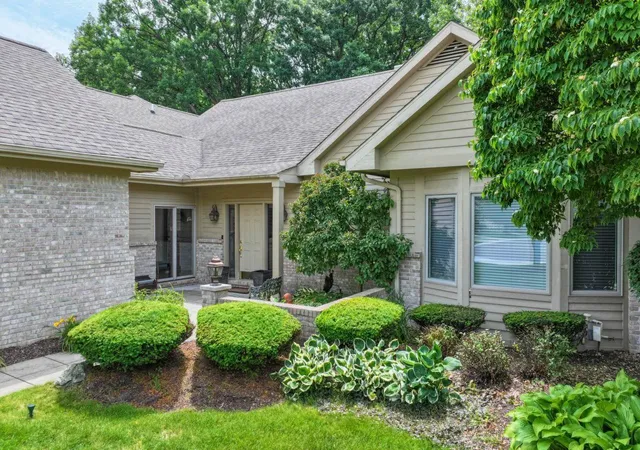 Photo 2 of Condo for sale at 8116 Hawkcrest Dr, Grand Blanc, MI 48439 | MLS# 50219705 | Listing updated on 2026-08-26