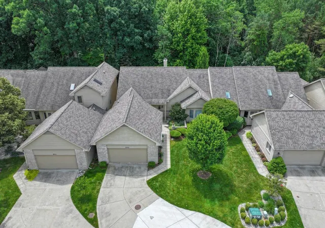 Photo 4 of Condo for sale at 8116 Hawkcrest Dr, Grand Blanc, MI 48439 | MLS# 50219705 | Listing updated on 2026-08-26