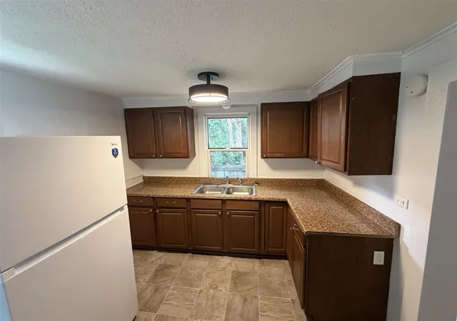 Photo 3 of Single family home for sale at 931 Pomeroy St, Kalamazoo, MI 49001 | MLS# 70553296 | Listing updated on 2026-09-15