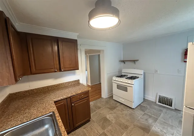 Photo 3 of Single family home for sale at 931 Pomeroy St, Kalamazoo, MI 49001 | MLS# 70553296 | Listing updated on 2026-09-15