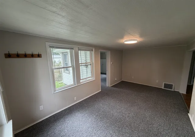 Photo 4 of Single family home for sale at 931 Pomeroy St, Kalamazoo, MI 49001 | MLS# 70553296 | Listing updated on 2026-09-15