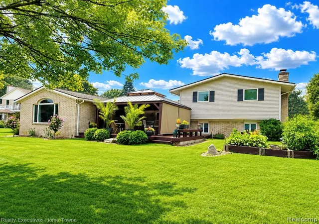 Photo 4 of Single family home for sale at 3460 Ramada Dr, Highland, MI 48356 | MLS# 61017464 | Listing updated on 2026-08-13