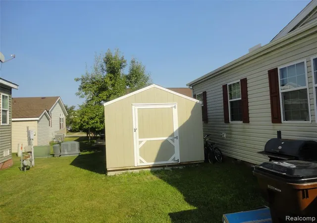 3rd image of 955 Cameron Circle, Monroe, MI 48161 | MLS# 60987166