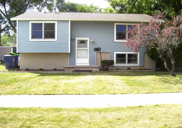 Photo 3 of Single family home for sale at 1012 Taylor St, Bay City, MI 48708 | MLS# 50220112 | Listing updated on 2026-08-28