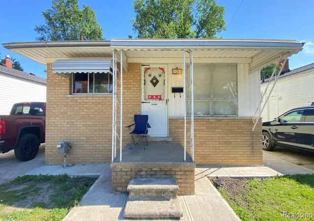 1st image of 11268 Jewett Ave, Warren, MI 48089 | MLS# 60999176