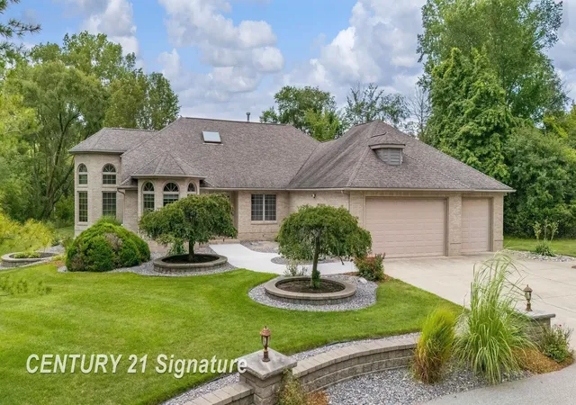 1st image of 5790 Dunrovin Dr, Saginaw, MI 48638 | MLS# 50218919