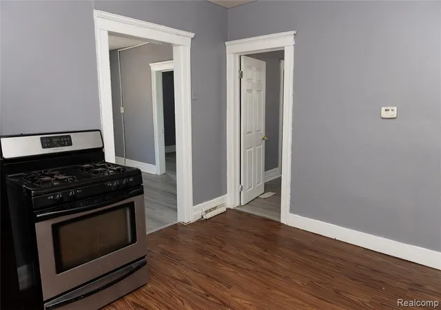 4th image of 2441 Holbrook St, Hamtramck, MI 48212 4286 | MLS# 60996151