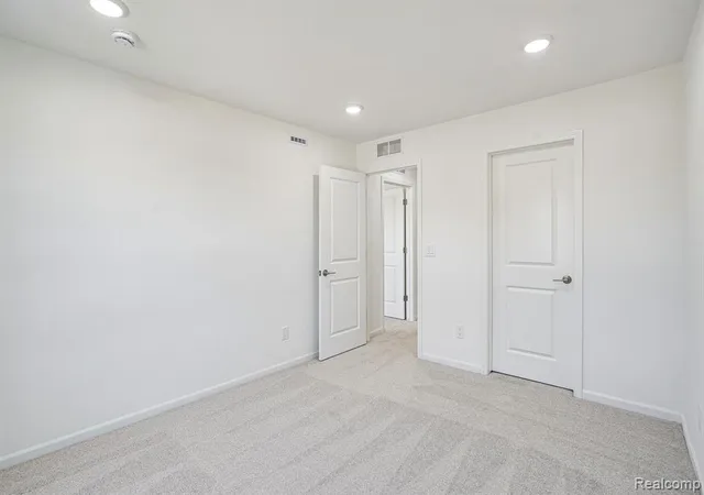 2nd image of 307 Lantana Dr, Brighton, MI 48116