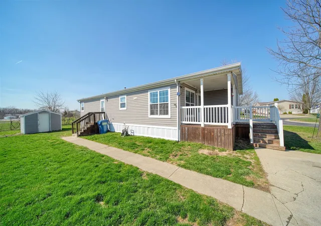 Photo 3 of Single family home for sale at 320 Grand River Dr, Adrian, MI 49221 | MLS# 70523838 | Listing updated on 2026-05-29