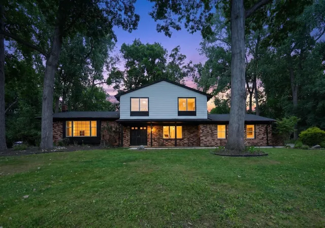 Homes for sale in West Bloomfield, MI | 2049 Shore Hill Dr, West Bloomfield, MI 48323 | MLS# 50214414