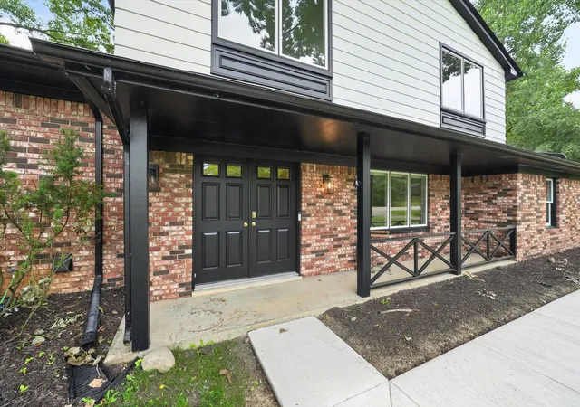 Homes for sale in West Bloomfield, MI | 2049 Shore Hill Dr, West Bloomfield, MI 48323 | MLS# 50214414