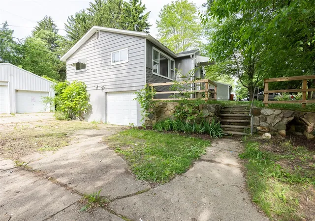 Homes for sale in Greenville, MI | 9470 Peck Rd, Greenville, MI 48838 | MLS# 70538556