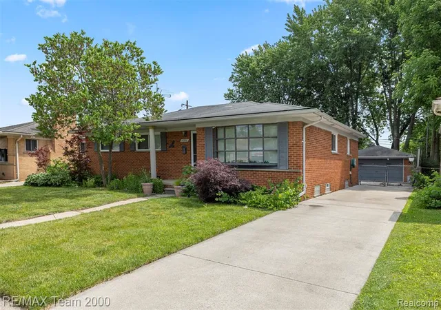 Homes for sale in Livonia, MI | 14370 Alexander St, Livonia, MI 48154 | MLS# 61001781
