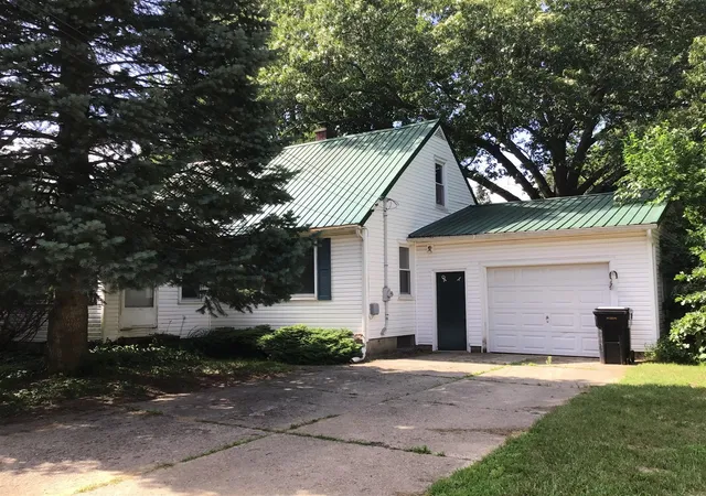 Homes for sale in Plainwell, MI | 1047 Bronson Ave, Plainwell, MI 49080 | MLS# 70542675