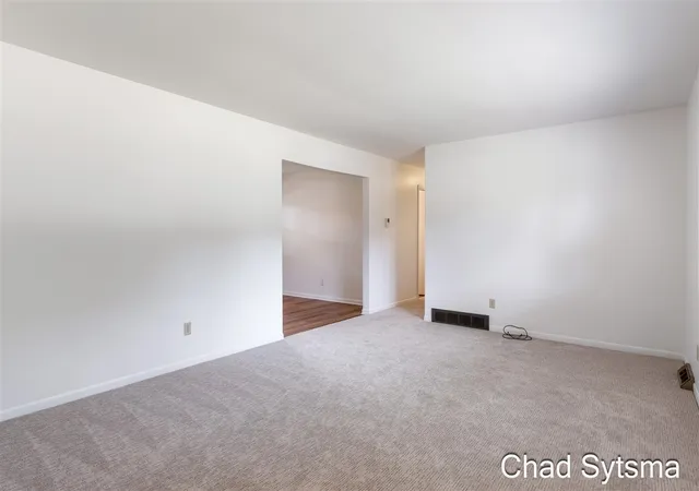 3rd image of 1643 Stonewood Dr, Lowell, MI 49331 | MLS# 70544354