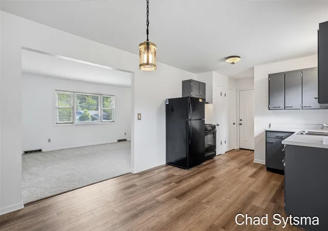 5th image of 1643 Stonewood Dr, Lowell, MI 49331 | MLS# 70544354