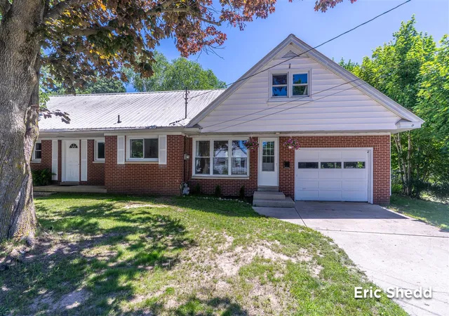 Homes for sale in Fremont, MI | 222 East Ave, Fremont, MI 49412 | MLS# 70538763