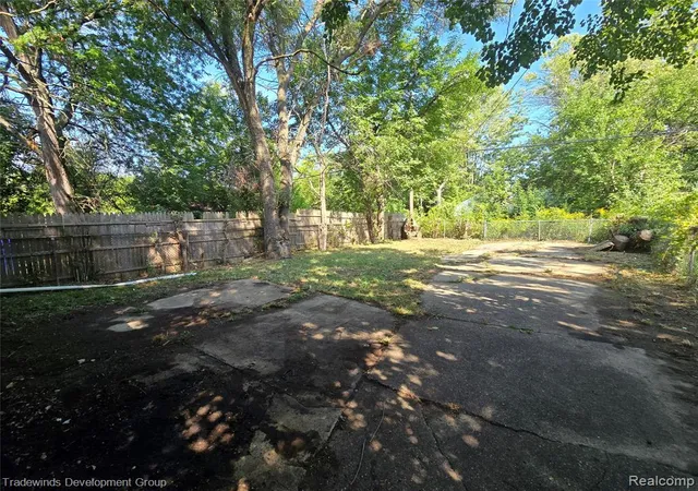 Photo 4 of Single family home for sale at 10742 Balfour Rd, Detroit, MI 48224 1882 | MLS# 61024690 | Listing updated on 2026-08-27