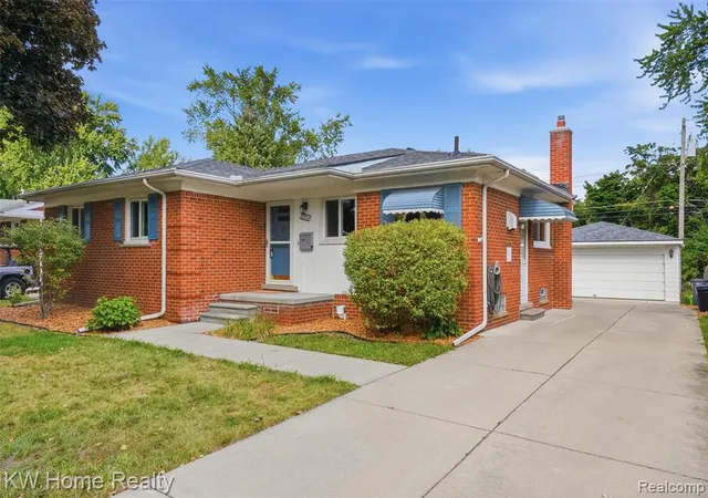 Photo 2 of Sale Pending at 22934 Warner St, Farmington, MI 48336 3973 | MLS# 61025218 | Listing updated on 2026-08-31