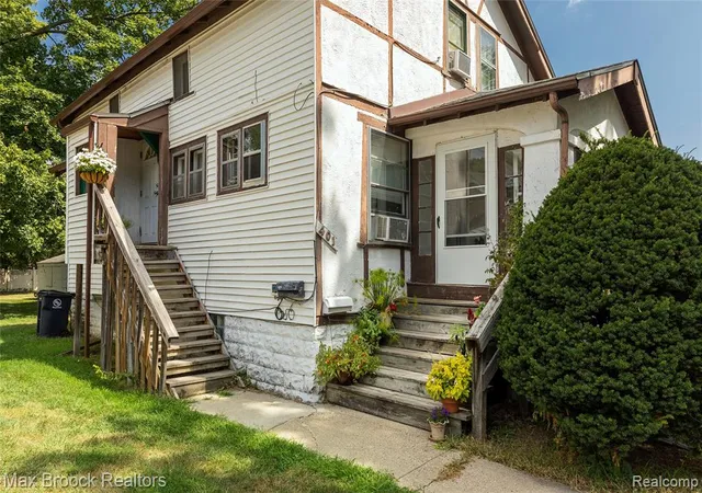 Photo 3 of Multi family home for sale at 401 Pingree Blvd, Royal Oak, MI 48067 1818 | MLS# 61024297 | Listing updated on 2026-09-02