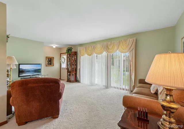 Listing Photo 3 - Condo for sale in building located at 49747 Jefferson Ct, Shelby Township, MI 48315