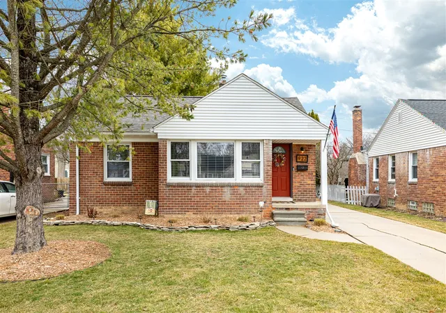 Photo 2 of Sale Pending at 922 Cedarhill, Royal Oak, MI 48067 | MLS# 70519731 | Listing updated on 2026-03-22