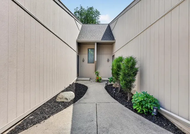 Listing Photo 4 - Condo for sale in building located at 2699 Limestone Ln, Grand Rapids, MI 49525
