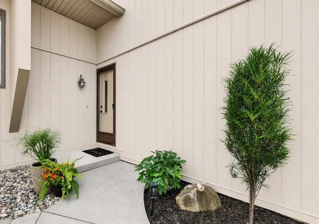 Listing Photo 5 - Condo for sale in building located at 2699 Limestone Ln, Grand Rapids, MI 49525