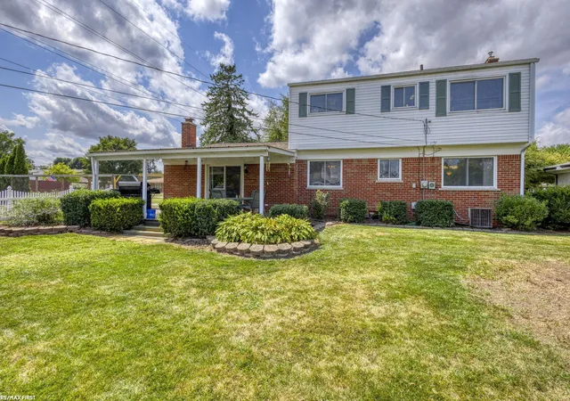2nd image of 31352 Carmody Dr, Warren, MI 48092 | MLS# 50219344