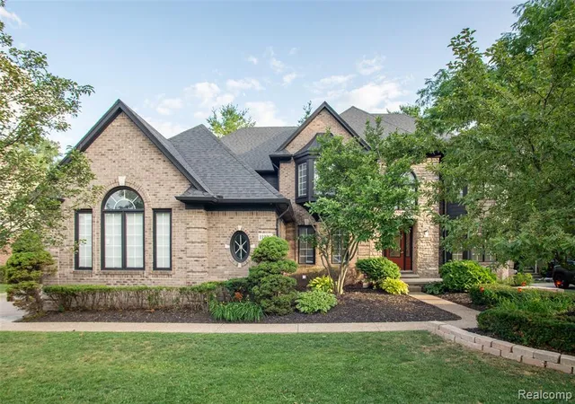 Photo 1 of Single family home for sale at 11226 Wilshire Dr, Shelby Township, MI 48315 | MLS# 61014590 | Listing updated on 2026-08-30