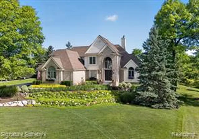 Homes for sale in Davisburg, MI | 9880 Boulder Ct, Davisburg, MI 48350 | MLS# 61009187