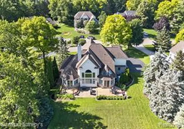 Homes for sale in Davisburg, MI | 9880 Boulder Ct, Davisburg, MI 48350 | MLS# 61009187