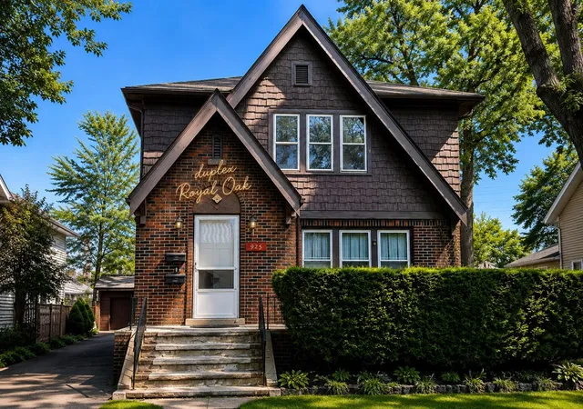 2nd image of 925 E 2nd St, Royal Oak, MI 48067 | MLS# 70554452