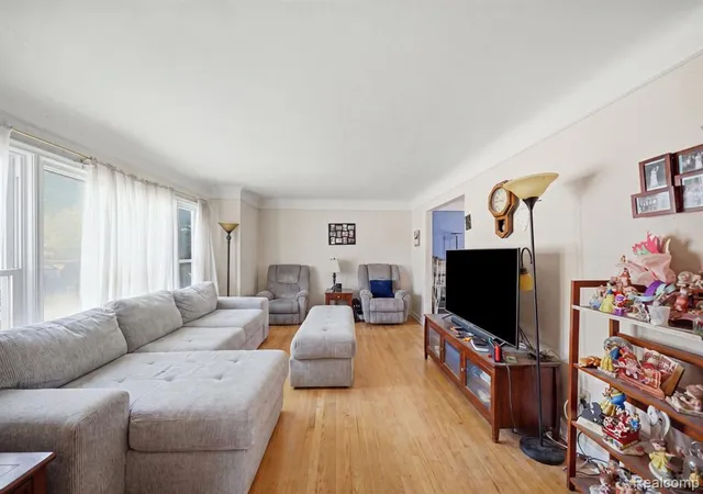 Photo 4 of Single family home for sale at 18332 Spring Ct, Fraser, MI 48026 | MLS# 61017291 | Listing updated on 2026-09-05