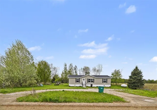 Homes for sale in Portland, MI | 10952 Frost Rd, Portland, MI 48875 | MLS# 70531682
