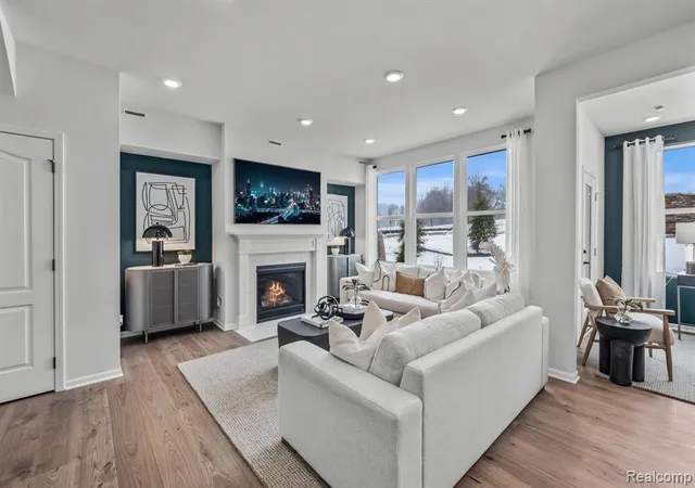 4th image of 1477 Superior Dr, Milford, MI 48381 | MLS# 60991254