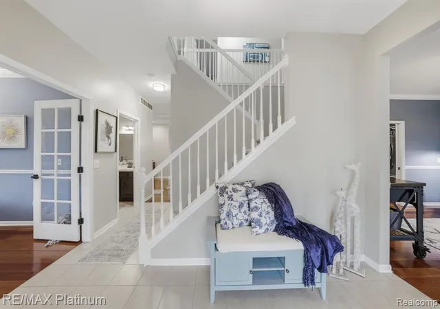 4th image of 8927 Lantree Dr, Hartland, MI 48855 7167 | MLS# 61021819