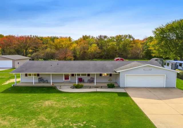 Homes for sale in New Hudson, MI | 59071 Annah Dr, New Hudson, MI 48165 | MLS# 70500654