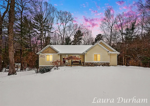 Homes for sale in Fennville, MI | 2468 Orchard Valley Dr, Fennville, MI 49408 | MLS# 70509689
