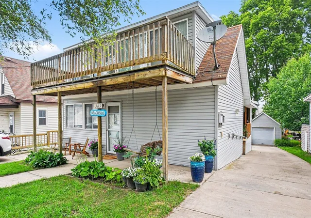 Homes for sale in Saint Joseph, MI | 307 Park St, Saint Joseph, MI 49085 | MLS# 70543299