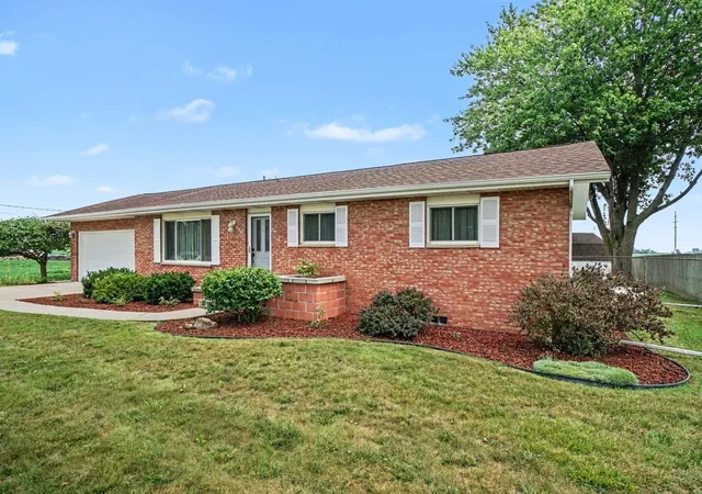 Photo 3 of Single family home for sale at 860 N Knight Rd, Bay City, MI 48708 | MLS# 50217949 | Listing updated on 2026-09-12