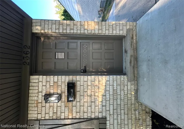 3rd image of 2362 Milverton Dr, Troy, MI 48083 | MLS# 61005176