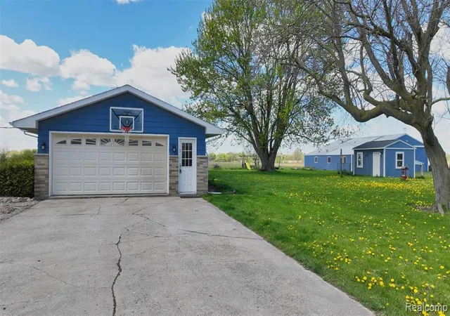 Homes for sale in Imlay City, MI | 91 N Doran Rd, Imlay City, MI 48444 | MLS# 60977241