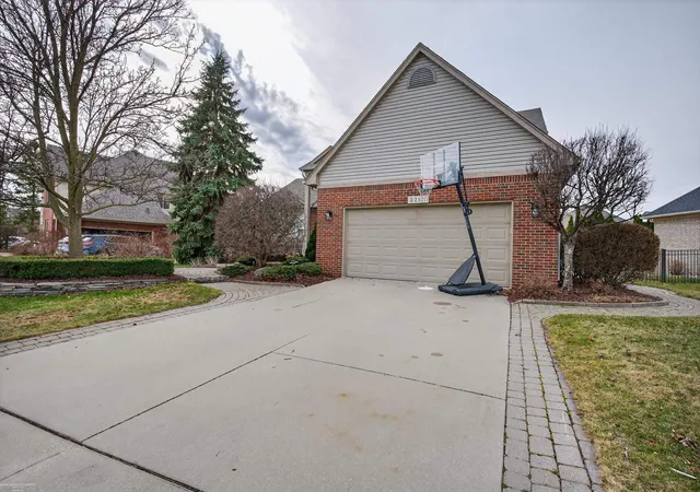 Homes for sale in Macomb, MI | 22191 International Ln, Macomb, MI 48044 | MLS# 50202446